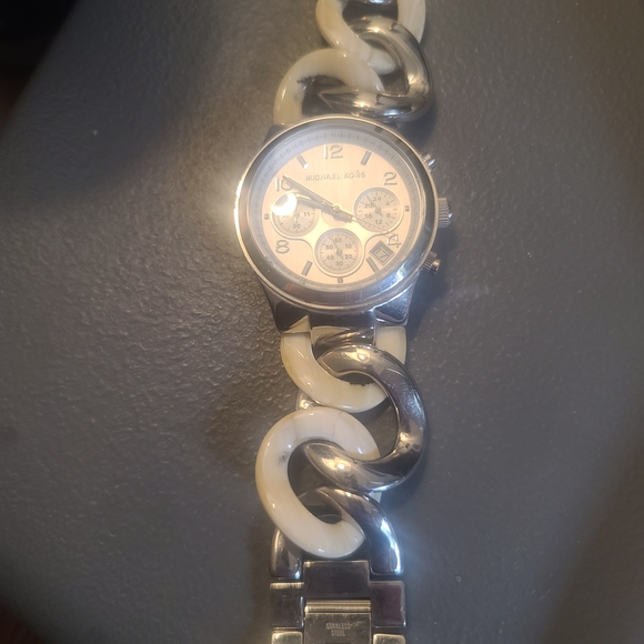 Michael Kors Jewelry - Michael Kors Silver & Cream Chain Link Watch